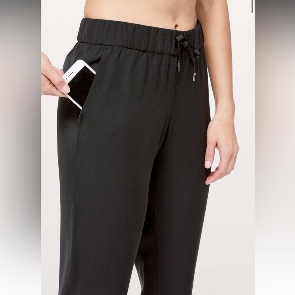Brand new Lululemon On the fly jogger*woven - Picture 5 of 10